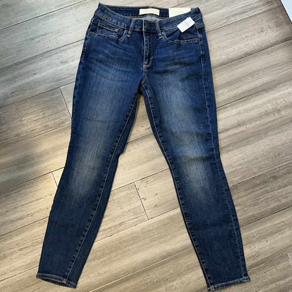 NWT Size 29 Gap curvy True Skinny Stretchy Blue Jeans. New with tags - Picture 3 of 7